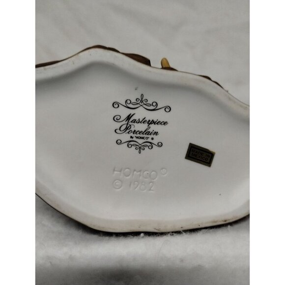 Vintage Homco Masterpiece Porcelain Squirrel Figurine Holding Acorn 1982 - Picture 9 of 9